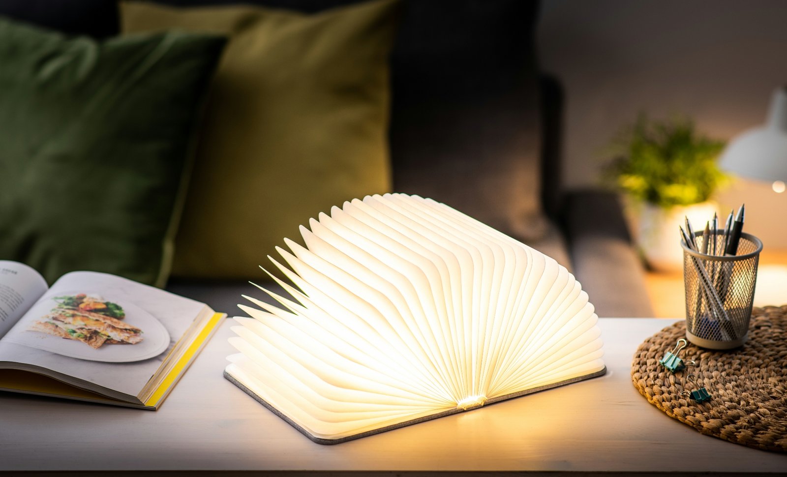 3D Smart Book Lamp - Image 2